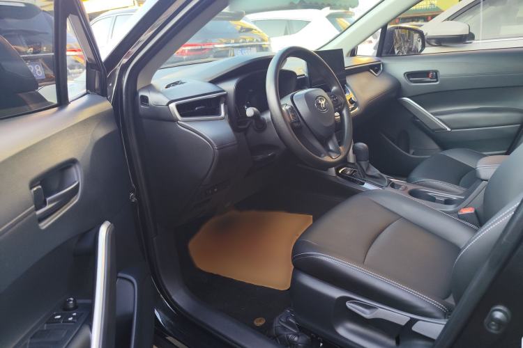 Used Toyota Corolla Cross 2024 2.0L Elite Edition Interior 4