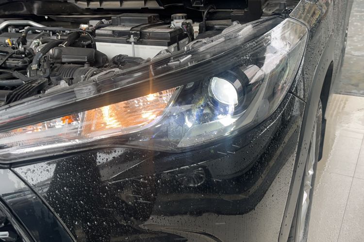 Used Toyota Corolla Cross 2024 2.0L Pioneer Edition Left Front Headlight