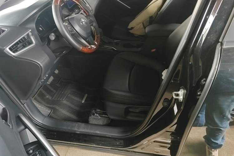 Used Toyota Corolla Cross 2024 2.0L Pioneer Edition Left Front Seat