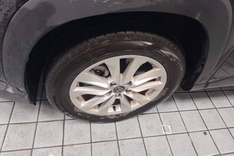 Used Toyota Corolla Cross 2024 2.0L Elite Edition Left Front Wheel Hub