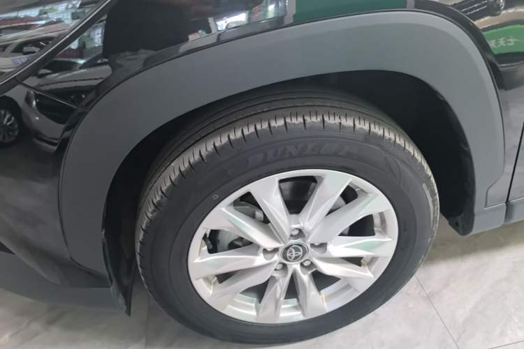 Used Toyota Corolla Cross 2024 2.0L Pioneer Edition Left Front Wheel Hub