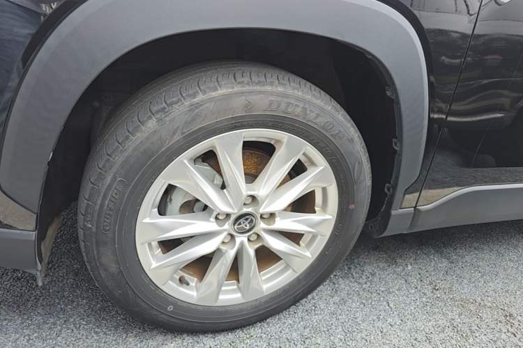 Used Toyota Corolla Cross 2024 2.0L Smart Electric Hybrid Dual-Engine Pioneer Edition Left Front Wheel Hub