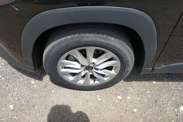 Used Toyota Corolla Cross 2024 2.0L Pioneer Edition Left Front Wheel Hub