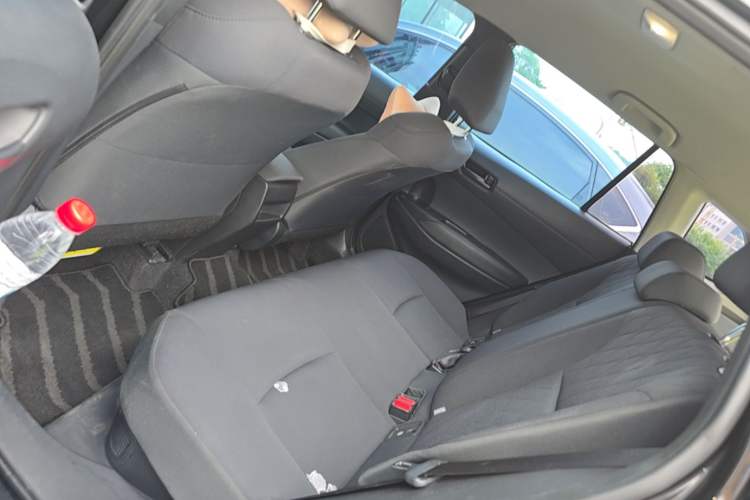 Used Toyota Corolla Cross 2024 2.0L Smart Electric Hybrid Dual-Engine Pioneer Edition Left Rear Seat