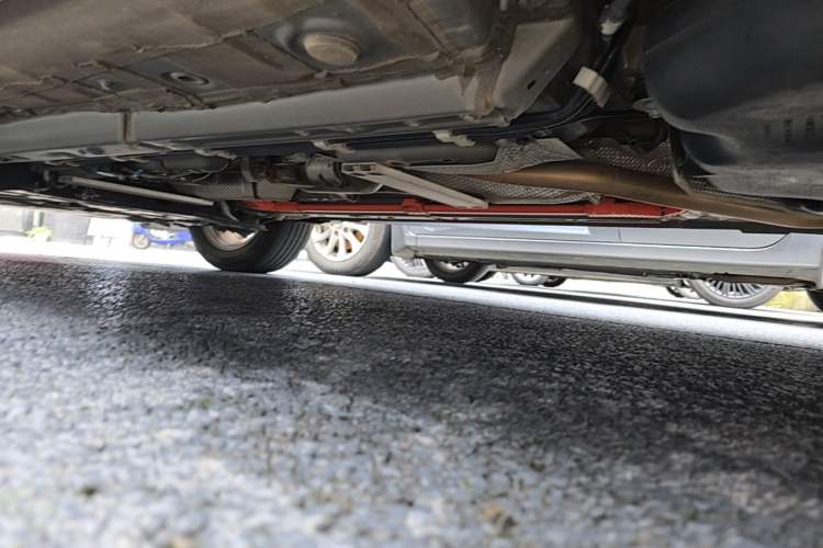 Used Toyota Corolla Cross 2024 2.0L Smart Electric Hybrid Dual-Engine Pioneer Edition Left Side Sill