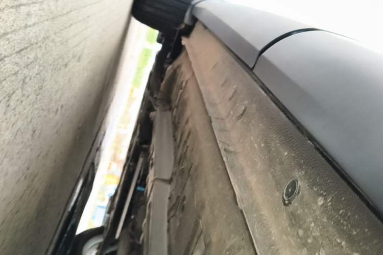 Used Toyota Corolla Cross 2024 2.0L Smart Electric Hybrid Dual-Engine Pioneer Edition Left Side Sill