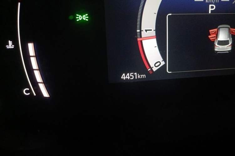 Used Toyota Corolla Cross 2024 2.0L Pioneer Edition Odometer Close Up