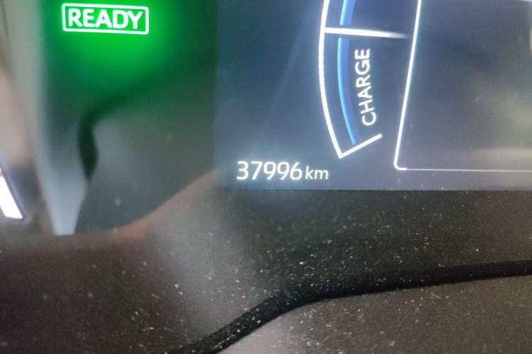 Used Toyota Corolla Cross 2024 2.0L Smart Electric Hybrid Dual-Engine Pioneer Edition Odometer Close Up