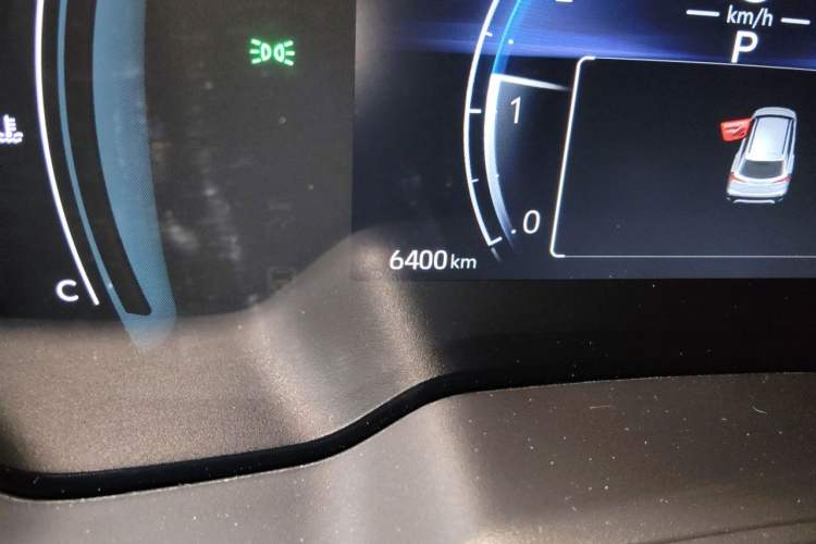 Used Toyota Corolla Cross 2024 2.0L Elite Edition Odometer Close Up