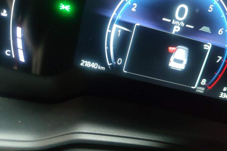 Used Toyota Corolla Cross 2024 2.0L Elite Edition Odometer Close Up