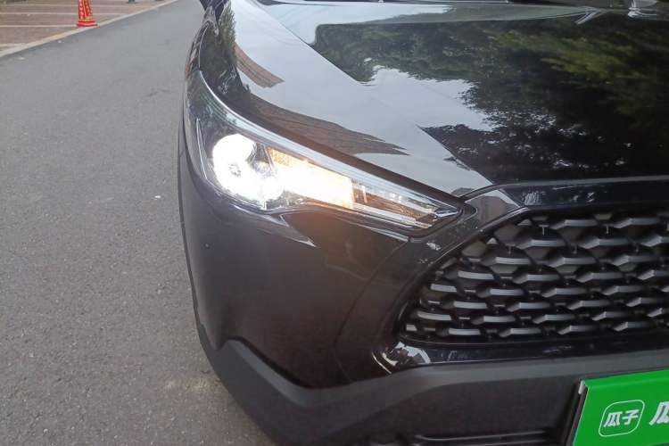 Used Toyota Corolla Cross 2024 2.0L Pioneer Edition Right Front Headlight