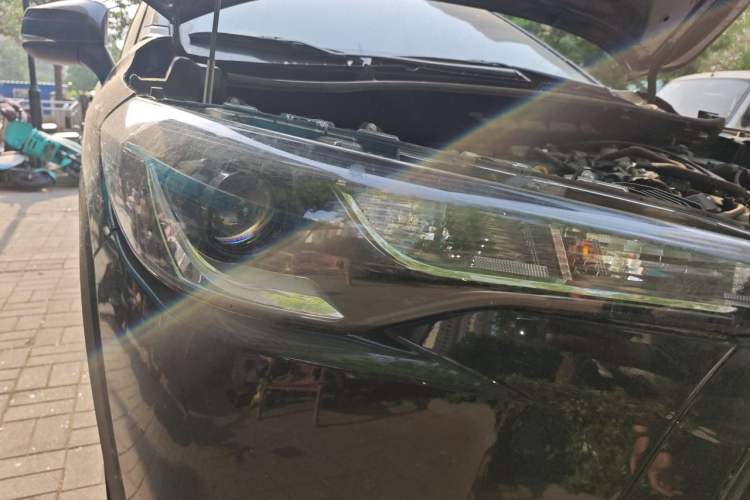 Used Toyota Corolla Cross 2024 2.0L Smart Electric Hybrid Dual-Engine Pioneer Edition Right Front Headlight