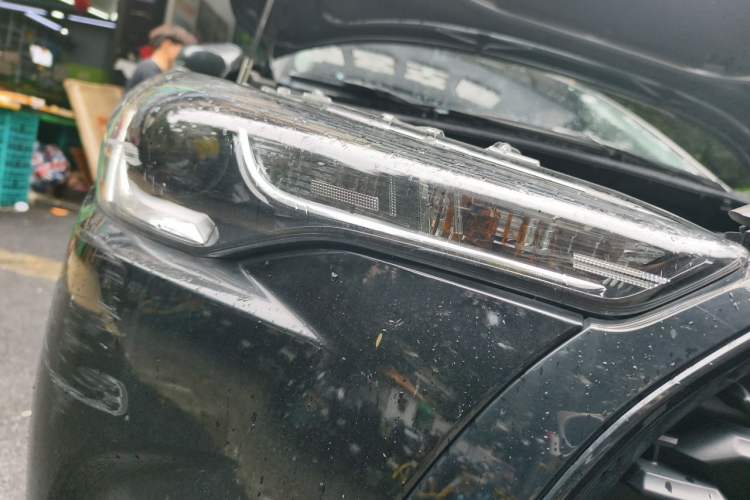 Used Toyota Corolla Cross 2024 2.0L Smart Electric Hybrid Dual-Engine Pioneer Edition Right Front Headlight