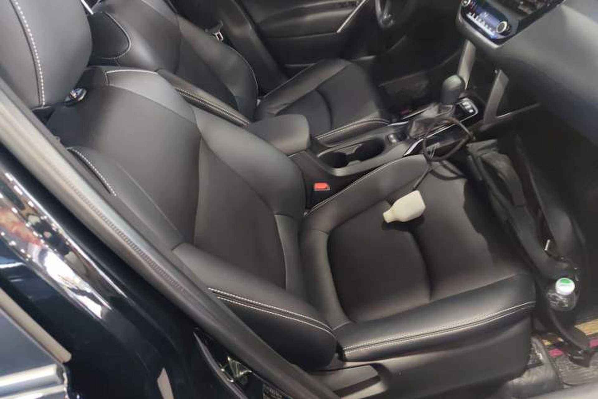Used Toyota Corolla Cross 2024 2.0L Smart Electric Hybrid Dual-Engine Pioneer Edition Right Front Seat
