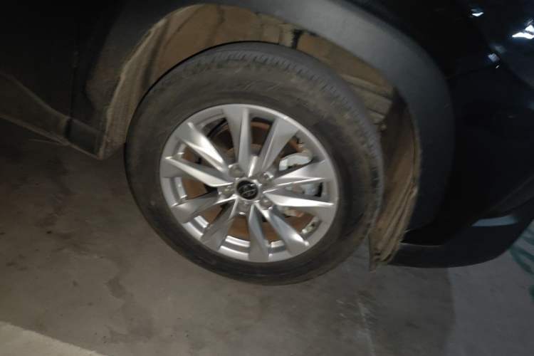 Used Toyota Corolla Cross 2024 2.0L Elite Edition Right Front Wheel Hub