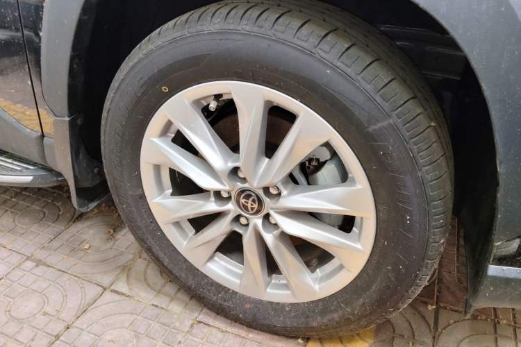 Used Toyota Corolla Cross 2024 2.0L Elite Edition Right Front Wheel Hub