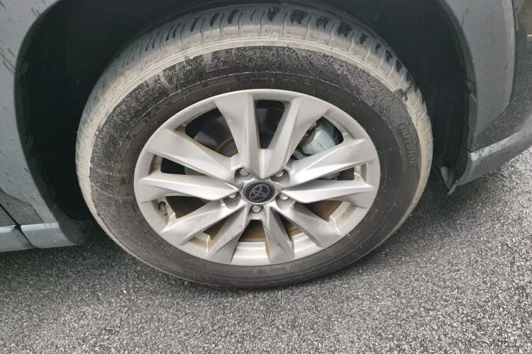Used Toyota Corolla Cross 2024 2.0L Smart Electric Hybrid Dual-Engine Pioneer Edition Right Front Wheel Hub