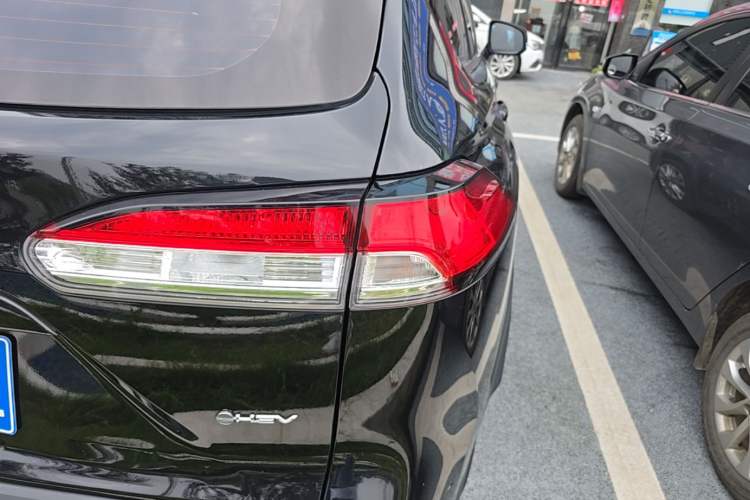 Used Toyota Corolla Cross 2024 2.0L Smart Electric Hybrid Dual-Engine Pioneer Edition Right Rear Taillight