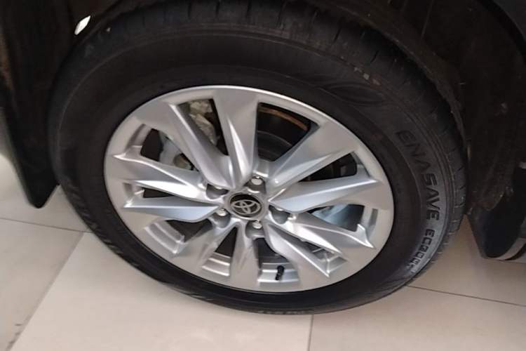 Used Toyota Corolla Cross 2024 2.0L Pioneer Edition Right Rear Wheel Hub