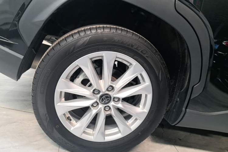 Used Toyota Corolla Cross 2024 2.0L Pioneer Edition Right Rear Wheel Hub