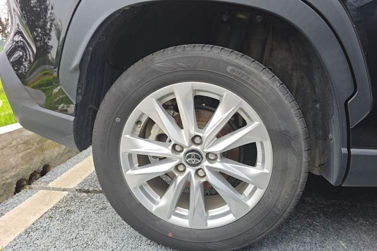 Used Toyota Corolla Cross 2024 2.0L Smart Electric Hybrid Dual-Engine Pioneer Edition Right Rear Wheel Hub