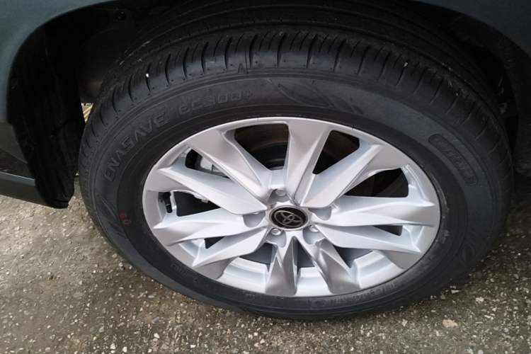 Used Toyota Corolla Cross 2024 2.0L Smart Electric Hybrid Dual-Engine Pioneer Edition Right Rear Wheel Hub