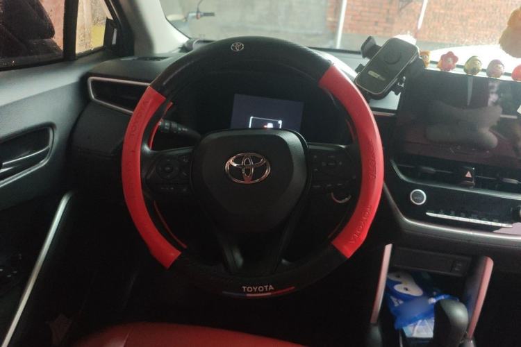 Used Toyota Corolla Cross 2024 2.0L Smart Electric Hybrid Dual-Engine Elite Edition Steering Wheel