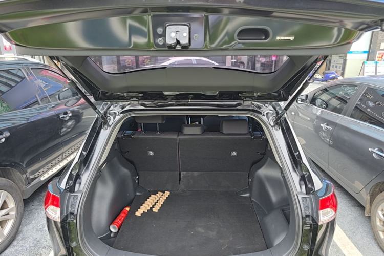 Used Toyota Corolla Cross 2024 2.0L Smart Electric Hybrid Dual-Engine Pioneer Edition Trunk
