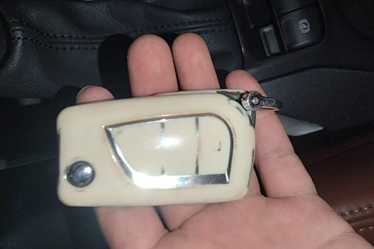 Used Toyota Corolla Cross 2024 2.0L Pioneer Edition Vehicle Key