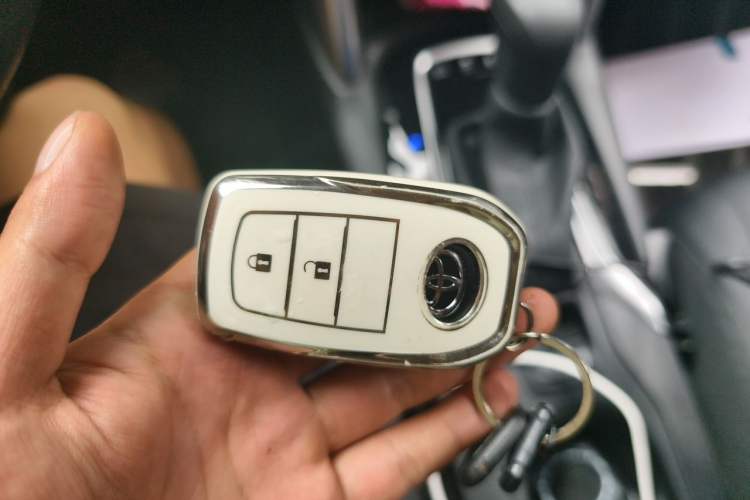 Used Toyota Corolla Cross 2024 2.0L Smart Electric Hybrid Dual-Engine Pioneer Edition Vehicle Key