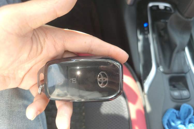 Used Toyota Corolla Cross 2024 2.0L Smart Electric Hybrid Dual-Engine Pioneer Edition Vehicle Key