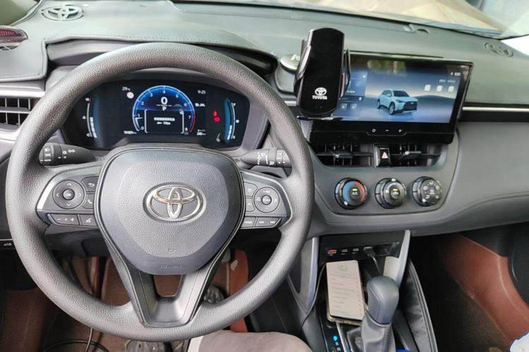 Used Toyota Corolla Cross 2024 2.0L Pioneer Edition Center Console