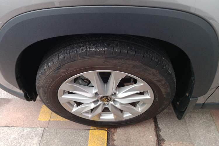 Used Toyota Corolla Cross 2024 2.0L Pioneer Edition Left Front Wheel Hub