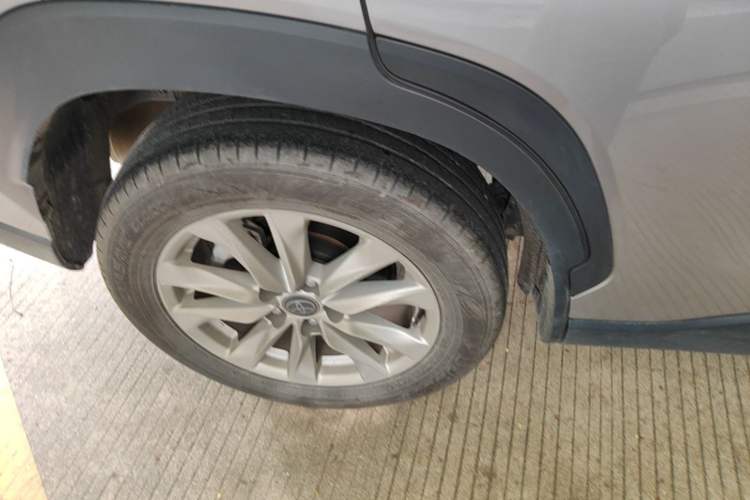Used Toyota Corolla Cross 2024 2.0L Pioneer Edition Right Rear Wheel Hub
