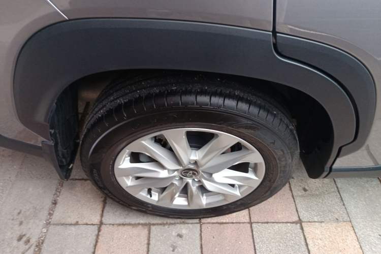 Used Toyota Corolla Cross 2024 2.0L Pioneer Edition Right Rear Wheel Hub