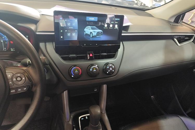 Used Toyota Corolla Cross 2024 2.0L Pioneer Edition Center Console