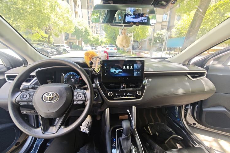 Used Toyota Corolla Cross 2024 2.0L Elite Edition Center Console
