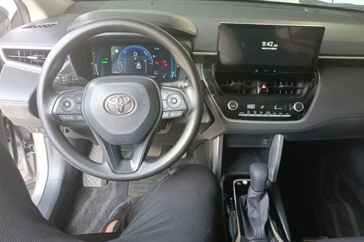 Used Toyota Corolla Cross 2024 2.0L Smart Electric Hybrid Dual-Engine Pioneer Edition Center Console