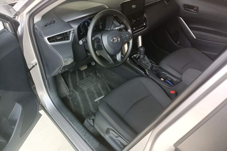 Used Toyota Corolla Cross 2024 2.0L Smart Electric Hybrid Dual-Engine Pioneer Edition Driver Seat