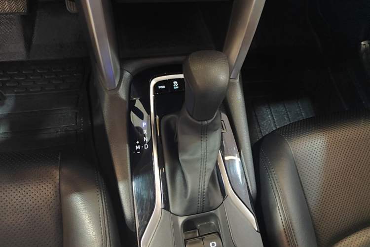 Used Toyota Corolla Cross 2024 2.0L Pioneer Edition Gear Lever