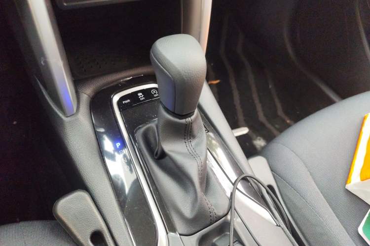 Used Toyota Corolla Cross 2024 2.0L Pioneer Edition Gear Lever