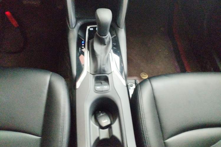 Used Toyota Corolla Cross 2024 2.0L Smart Electric Hybrid Dual-Engine Pioneer Edition Gear Lever
