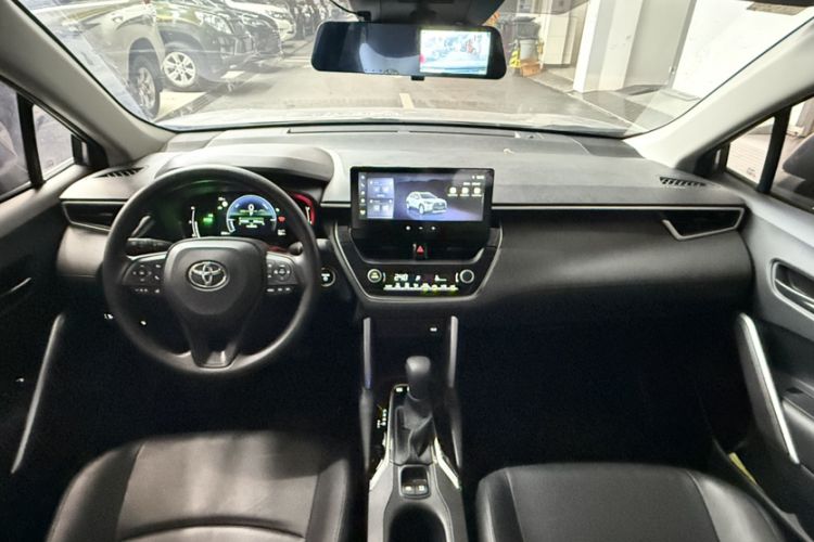 Used Toyota Corolla Cross 2024 2.0L Smart Electric Hybrid Dual-Engine Elite Edition Interior 1