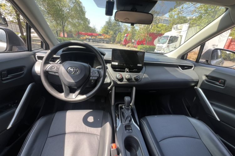 Used Toyota Corolla Cross 2024 2.0L Pioneer Edition Interior 1