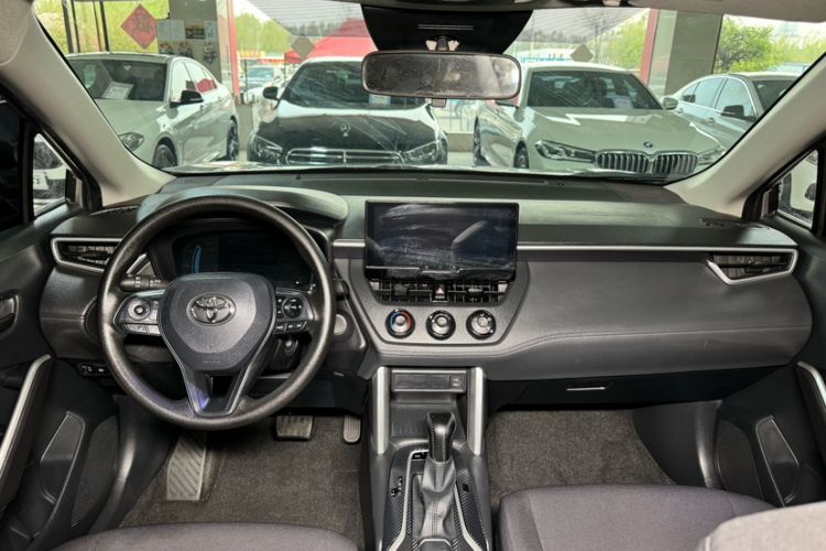 Used Toyota Corolla Cross 2024 2.0L Pioneer Edition Interior 13