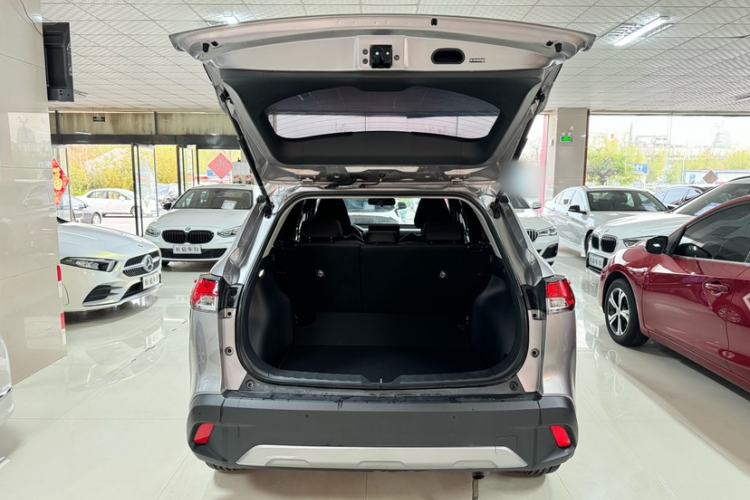 Used Toyota Corolla Cross 2024 2.0L Pioneer Edition Interior 2