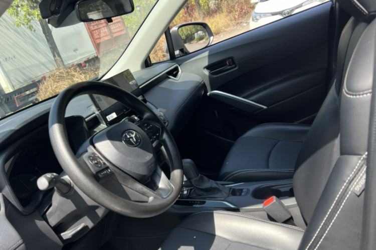 Used Toyota Corolla Cross 2024 2.0L Pioneer Edition Interior 2