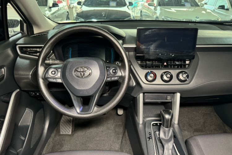 Used Toyota Corolla Cross 2024 2.0L Pioneer Edition Interior 5