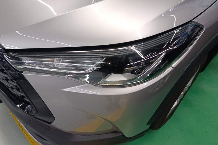 Used Toyota Corolla Cross 2024 2.0L Elite Edition Left Front Headlight