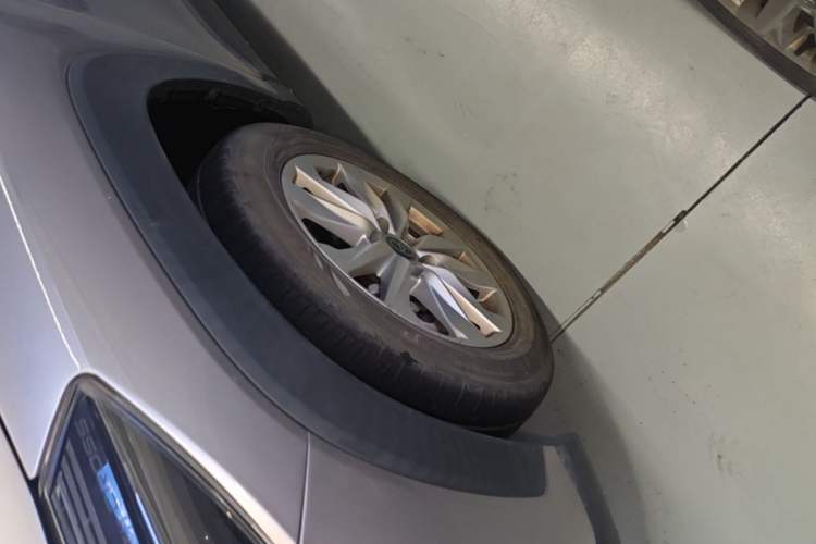 Used Toyota Corolla Cross 2024 2.0L Pioneer Edition Left Front Wheel Hub